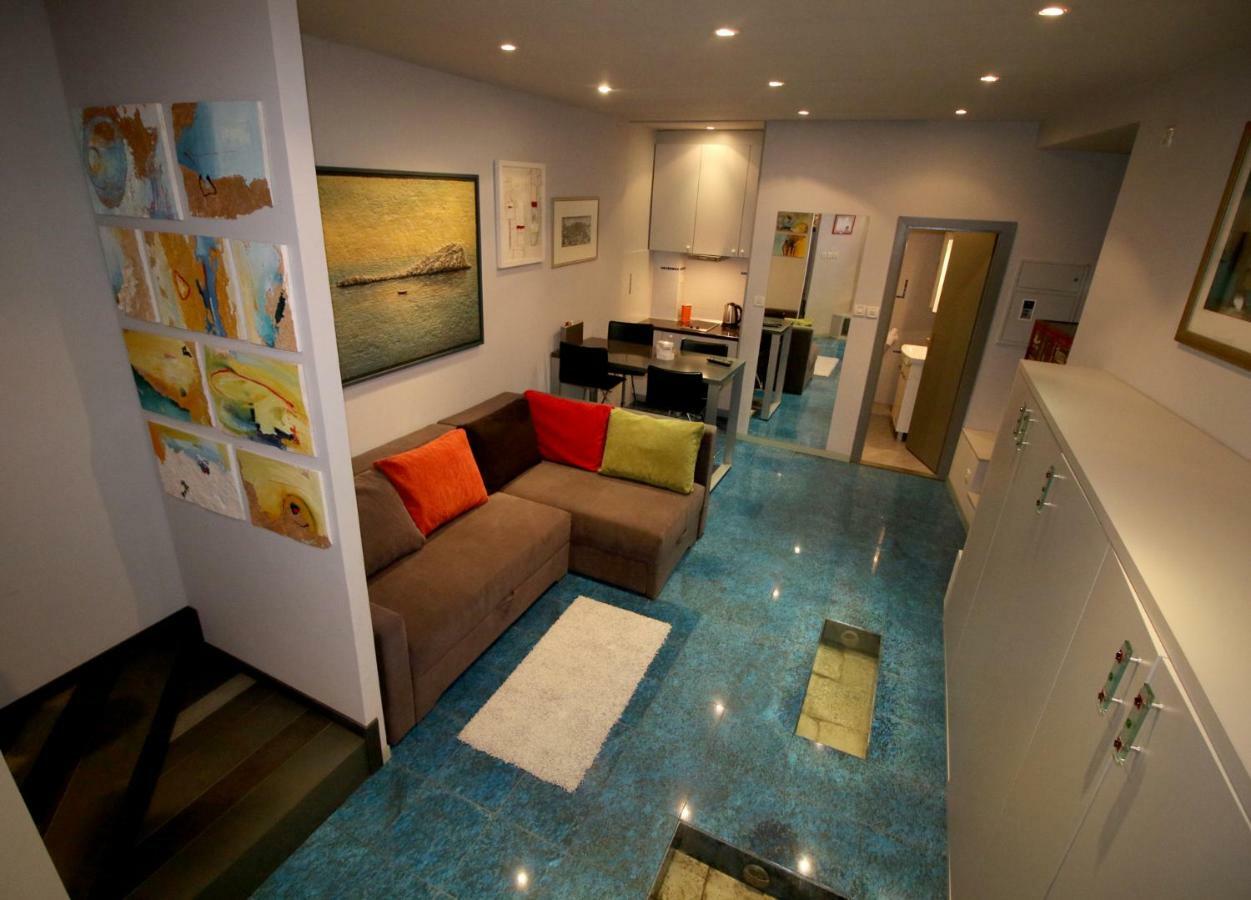 Studio Apartment Art Split Exterior photo